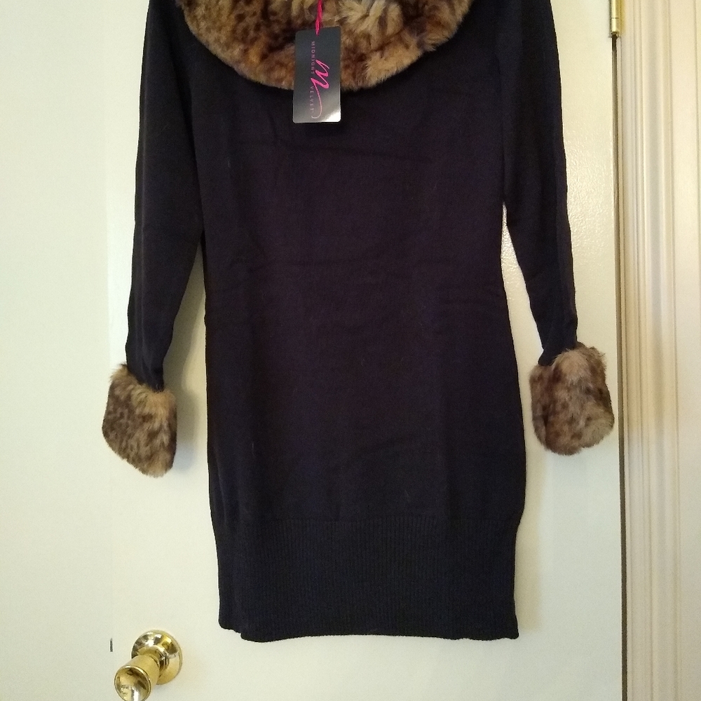 Midnight Velvet Top - Picture 2 of 5